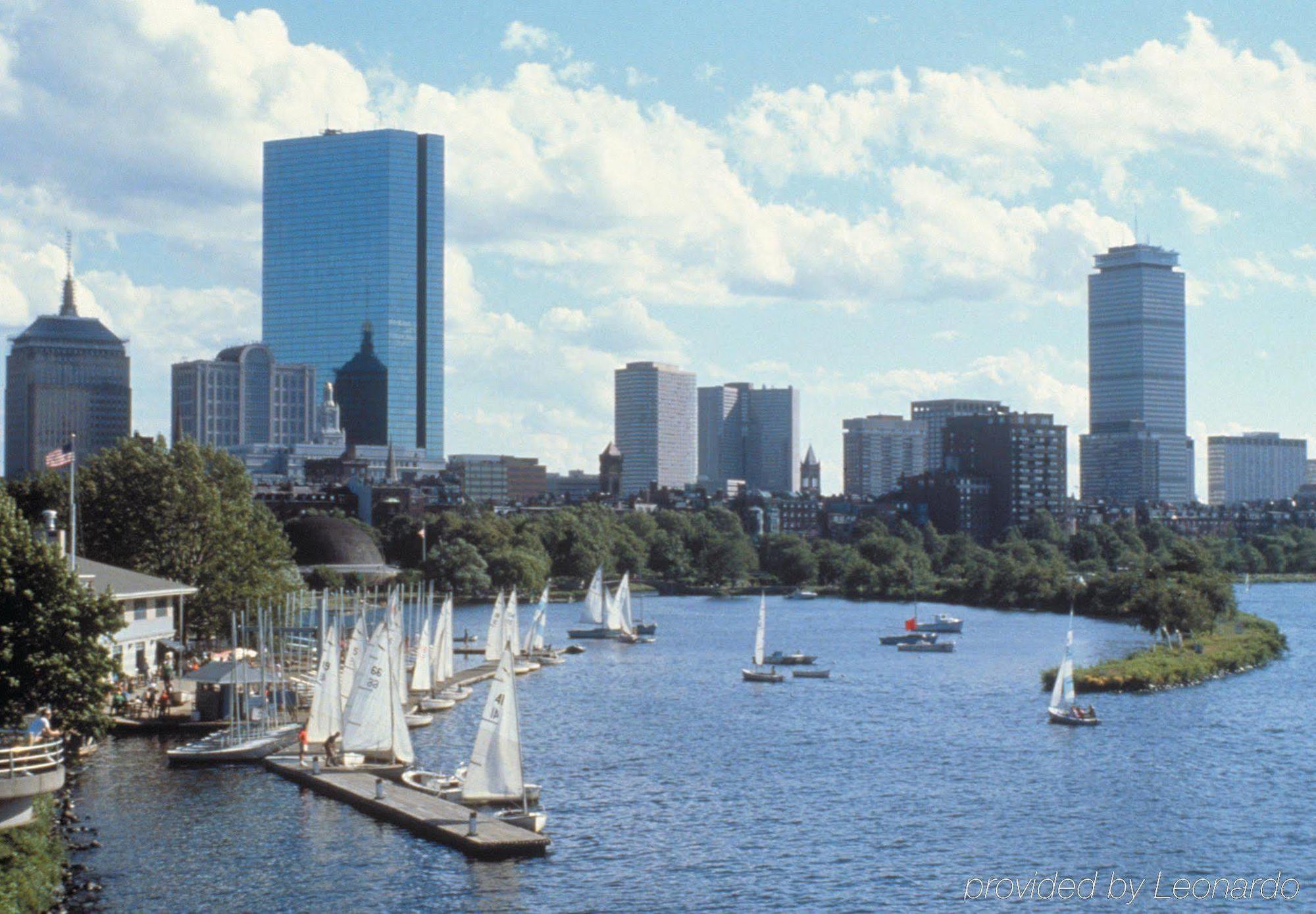 Hotel Indigo Boston - Newton Riverside מראה חיצוני תמונה