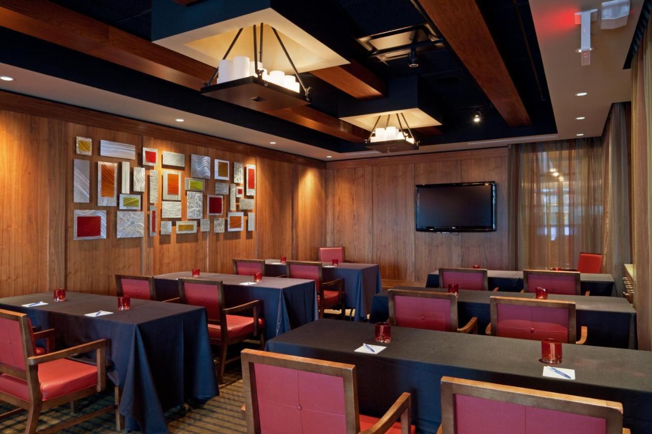 Hotel Indigo Boston - Newton Riverside מראה חיצוני תמונה